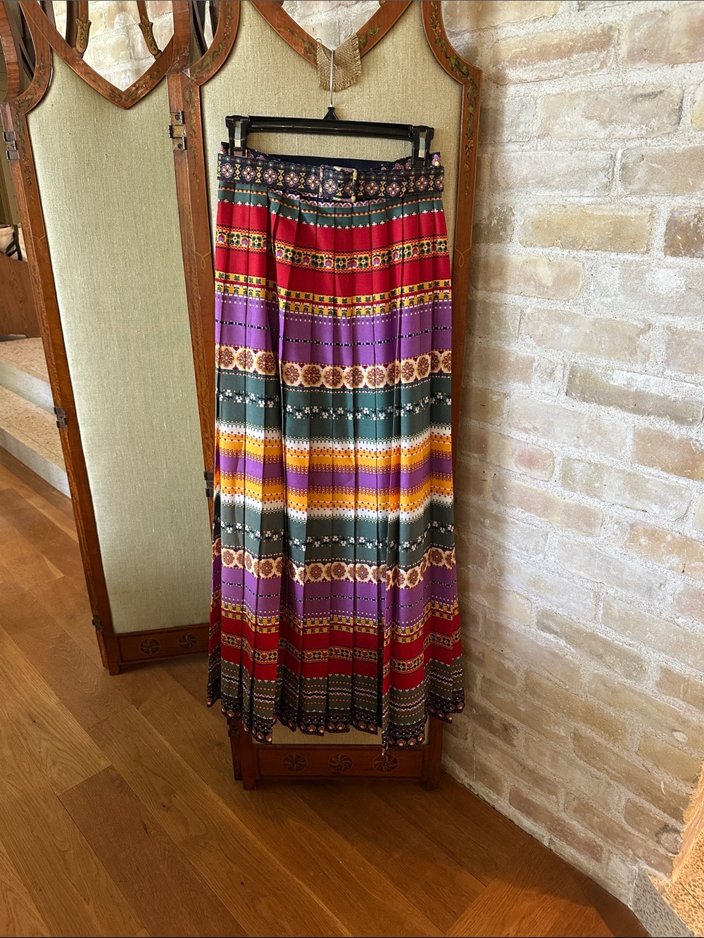 Vintage 1960s Women’s Harold Levine Boutique Sportswear long pleated skirt